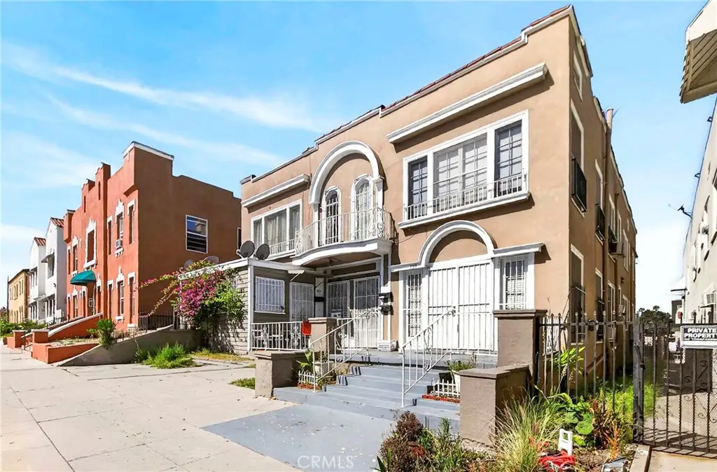 139 S Manhattan, Los Angeles, CA 90004 - #1