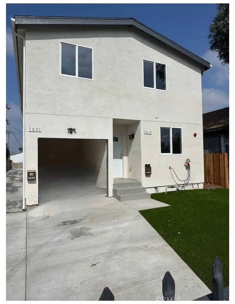 7019 Estrella, Los Angeles, CA 90044 - #1