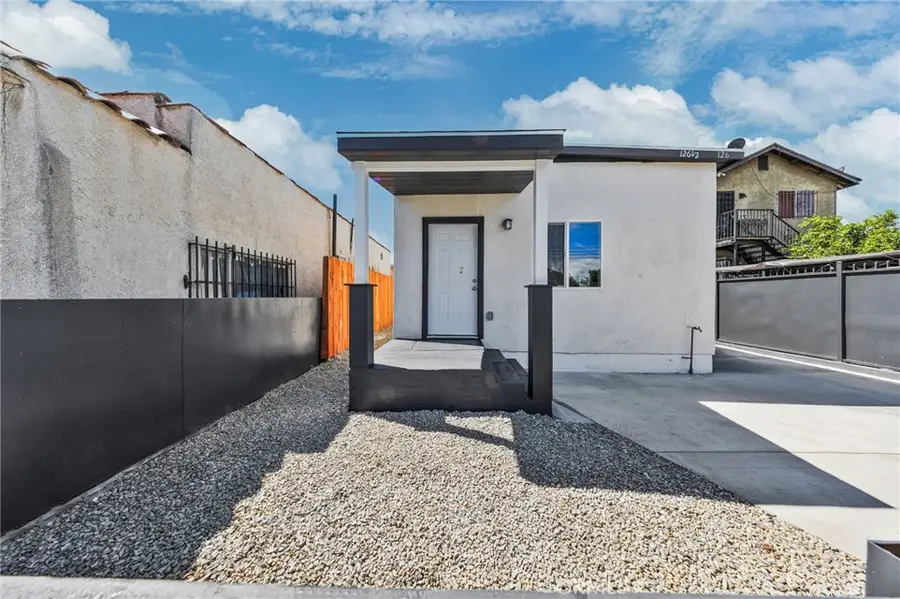 &126 1/2 W Century Boulevard, Los Angeles, CA 90003 - #3