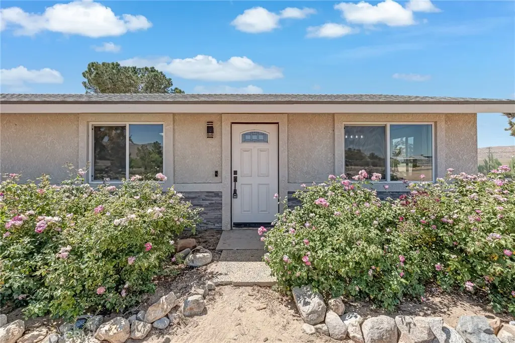25811 Del Sol, Apple Valley, CA 92308 - #1