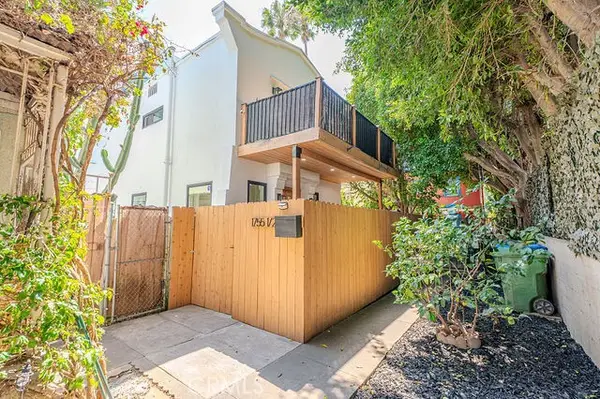 1/2 N Western, Los Angeles, CA 90027