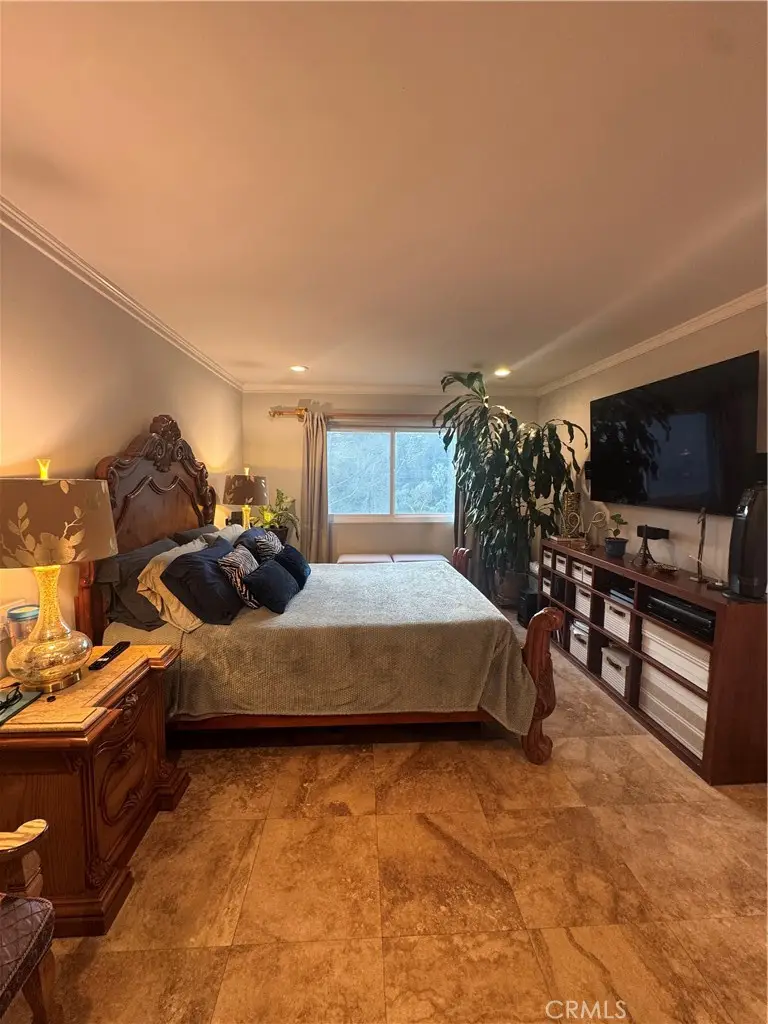2700 Cahuenga Boulevard E #4223, Los Angeles, CA 90068 - #3