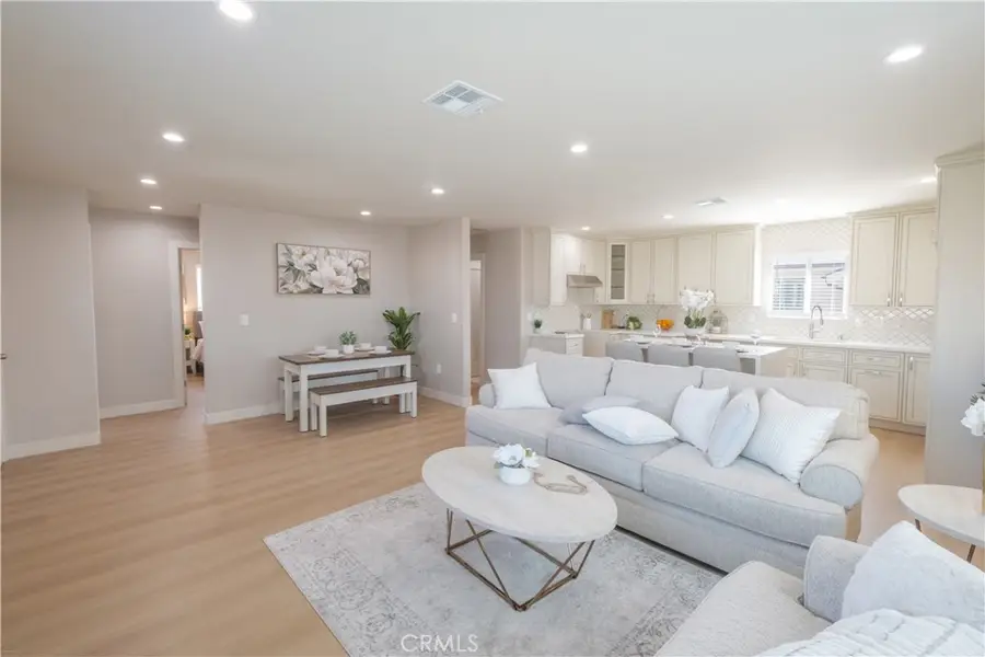 223 S Aprilia Ave, Compton, CA 90220 - #3