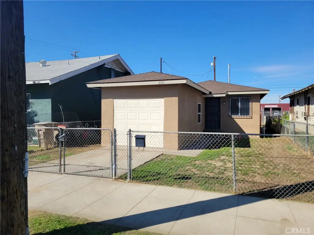 2211 O, Bakersfield, CA 93301 - #1
