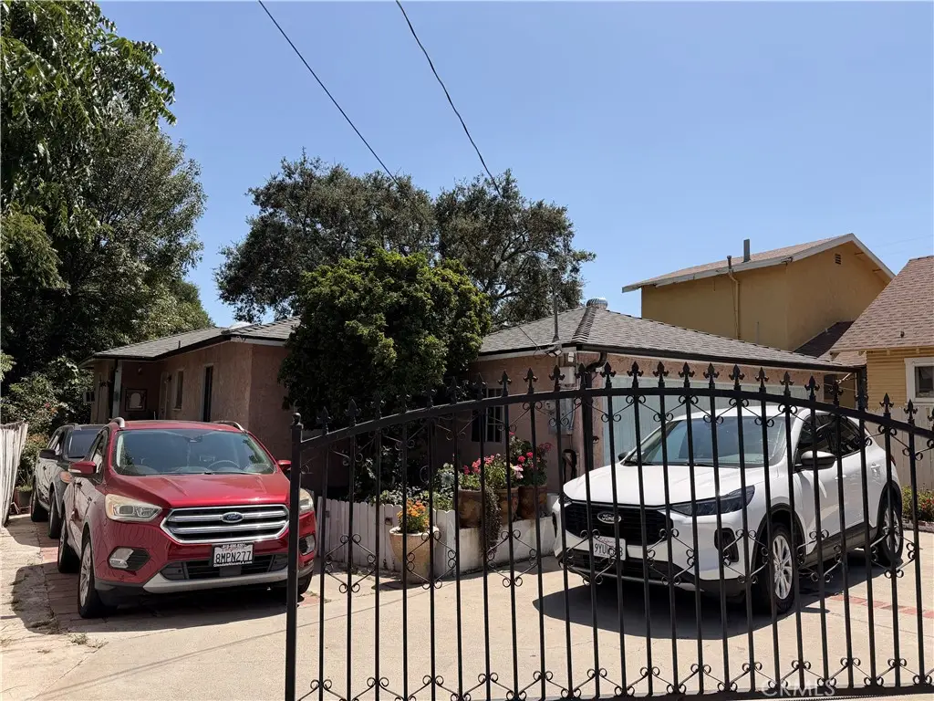290 E Woodbury Rd, Altadena, CA 91001 - #1