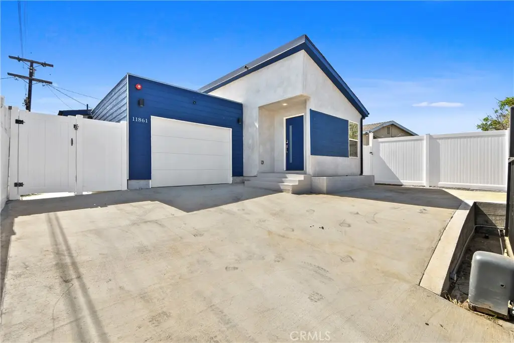 11861 S San Pedro, Los Angeles, CA 90061 - #1