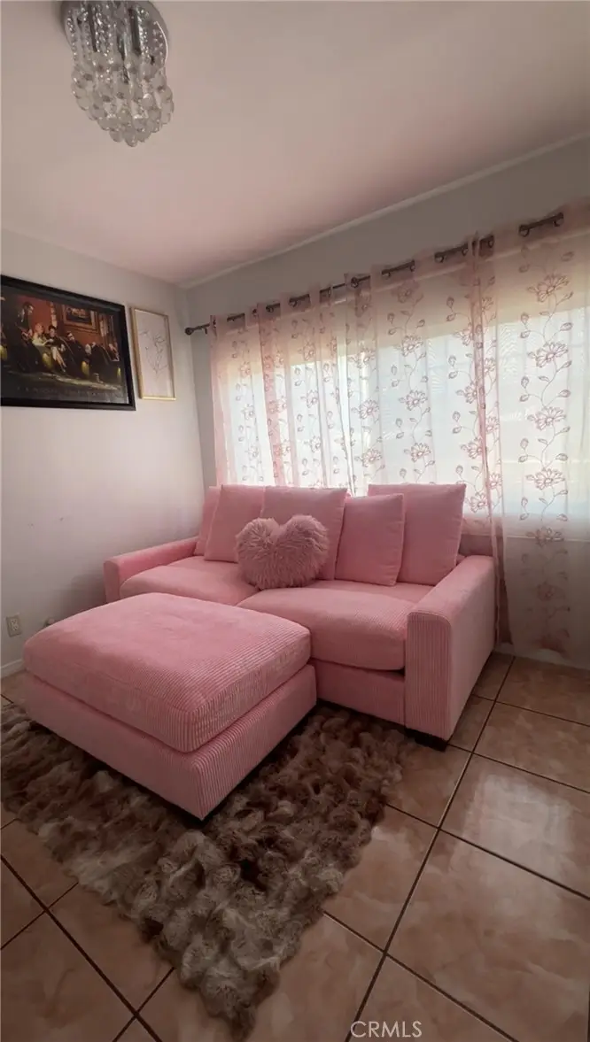 1715 E 70th, Los Angeles, CA 90001 - #2