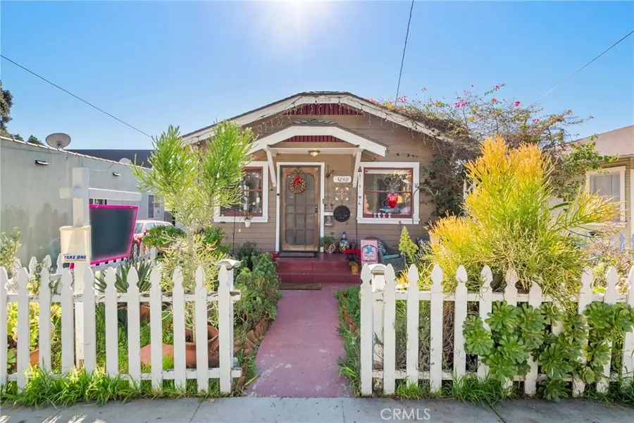 4240 E 15th, Long Beach, CA 90804 - #2