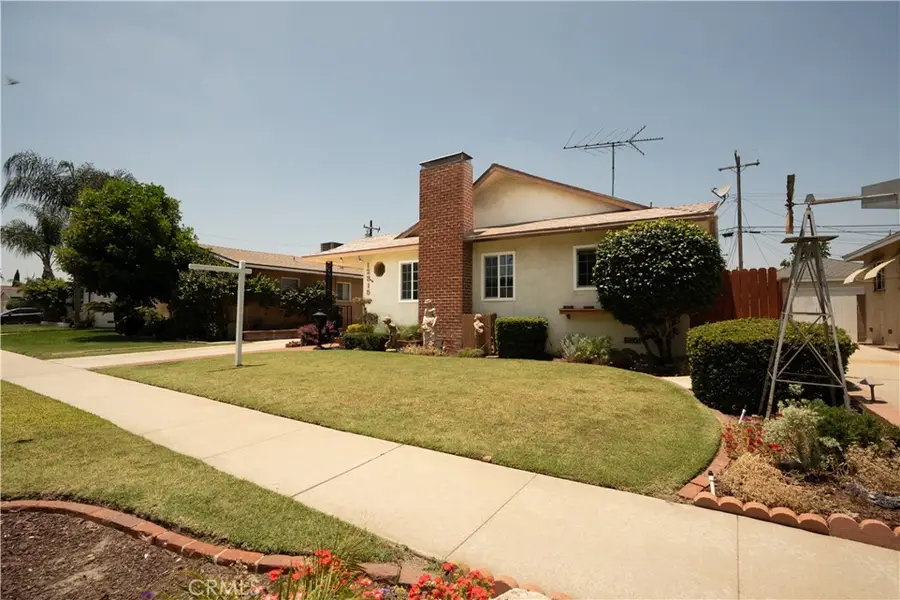 12315 Pomering, Downey, CA 90242 - #2