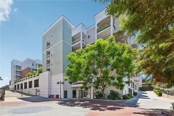 3740 Santa Rosalia, Los Angeles, CA 90008