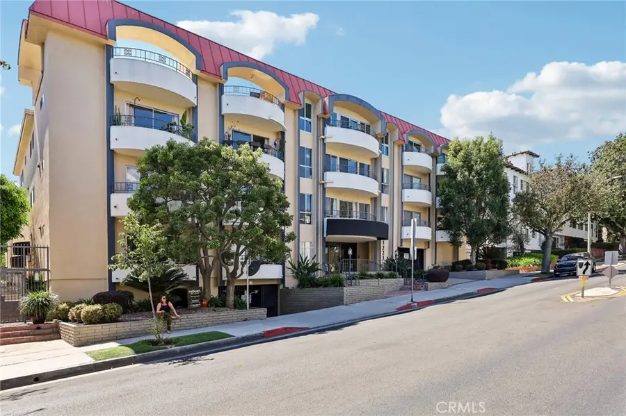 1221 N Kings, West Hollywood, CA 90069 - #2