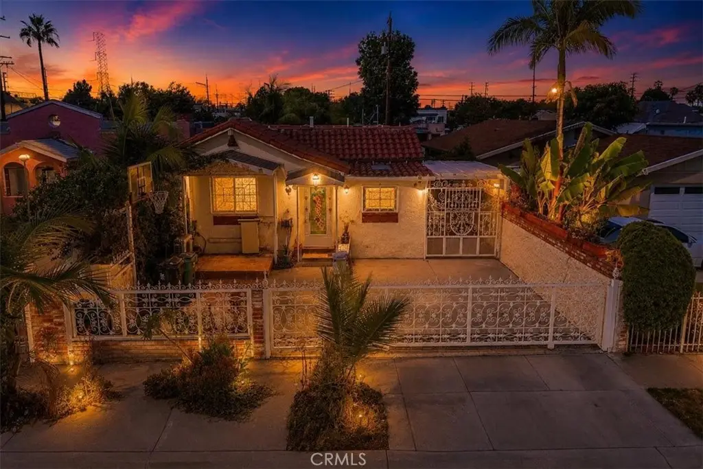 9501 Baird Ave, Los Angeles, CA 90002 - #1