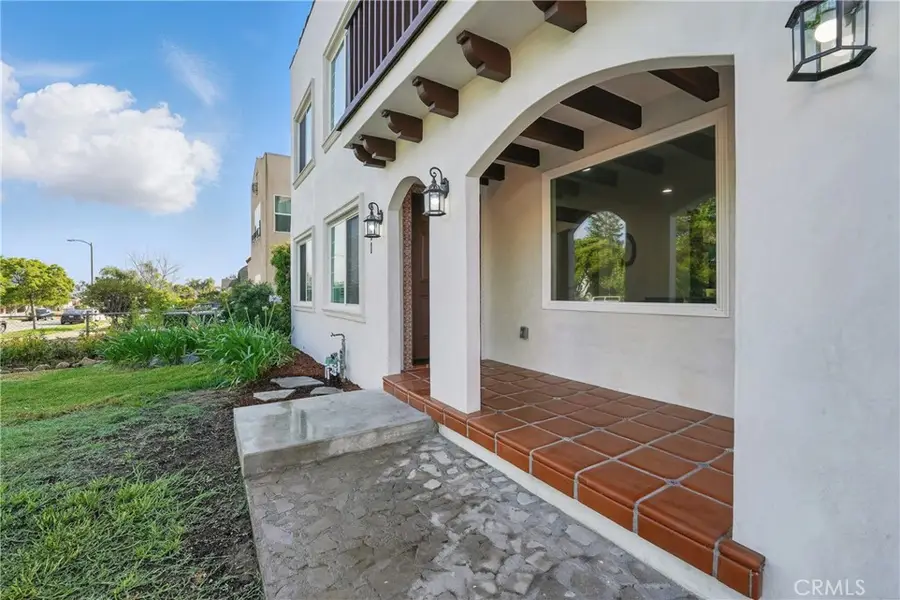 2111 S Bronson, Los Angeles, CA 90018 - #3