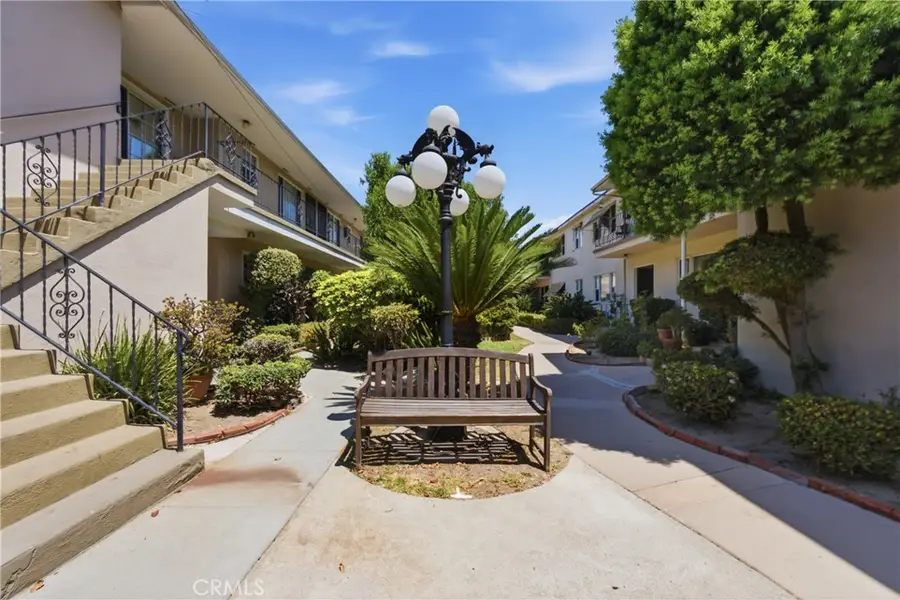 1327 E Appleton Street, Long Beach, CA 90802 - #2