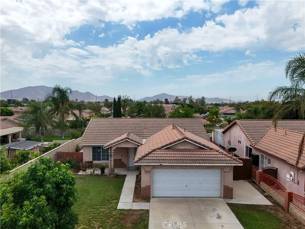 15393 Holly Drive, Fontana, CA 92335 - #1