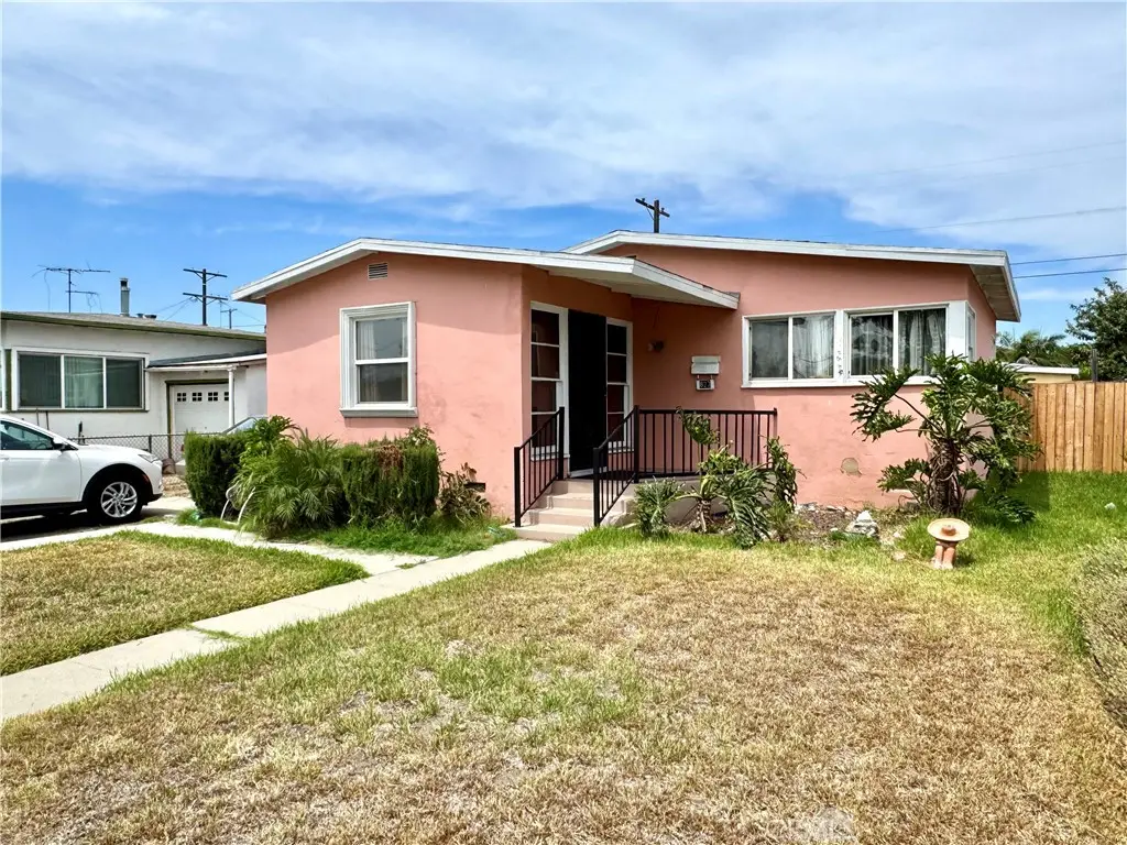 823 E 102nd, Los Angeles, CA 90002 - #1