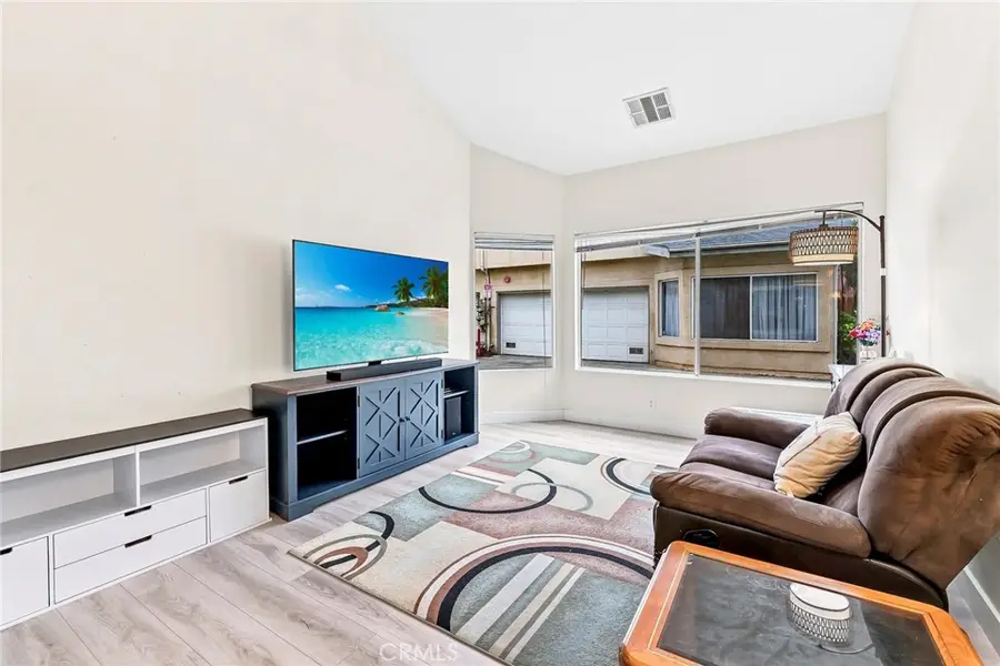 13421 Hubbard St #103, Sylmar, CA 91342 - #3