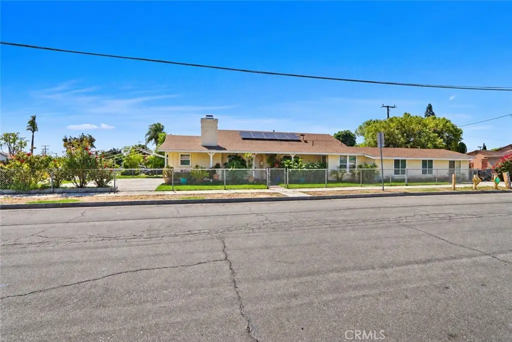 1220 E Caldwell St, Compton, CA 90221 - #1
