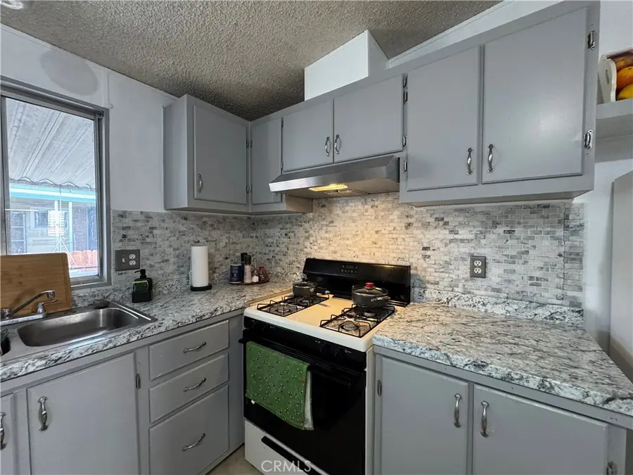 16600 Orange, Paramount, CA 90273 - #2