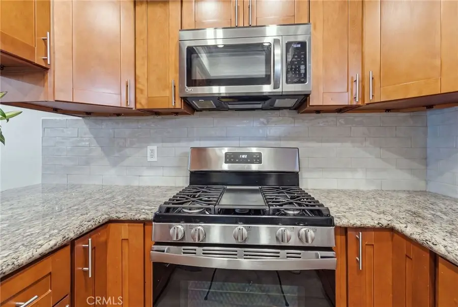 729 S Hobart Boulevard #11, Los Angeles, CA 90005 - #3