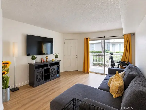 182 W Walnut #B, Rialto, CA 92376