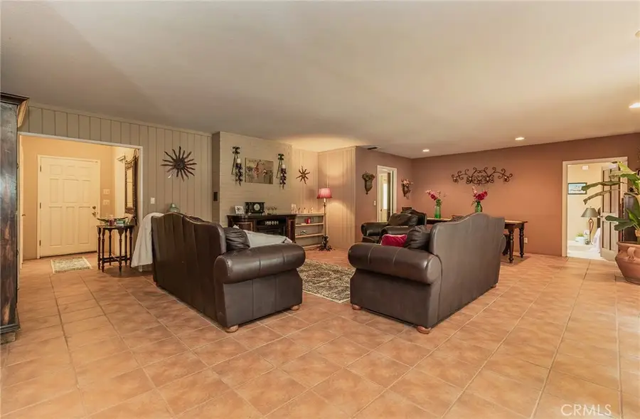 930 S Park Circle Drive, Fresno, CA 93727 - #3