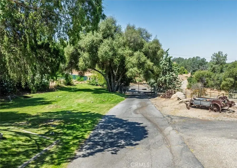 36515 Wells Road, Coarsegold, CA 93614 - Image #3
