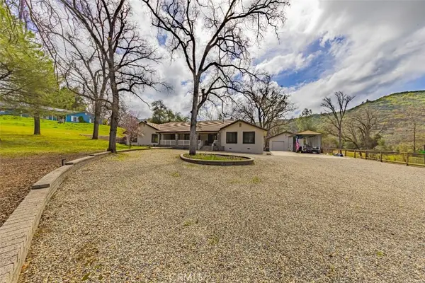 45344 S Oakview Drive, Oakhurst, CA 93644