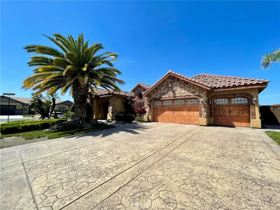 16052 W Middleton Avenue, Kerman, CA 93630 - #2