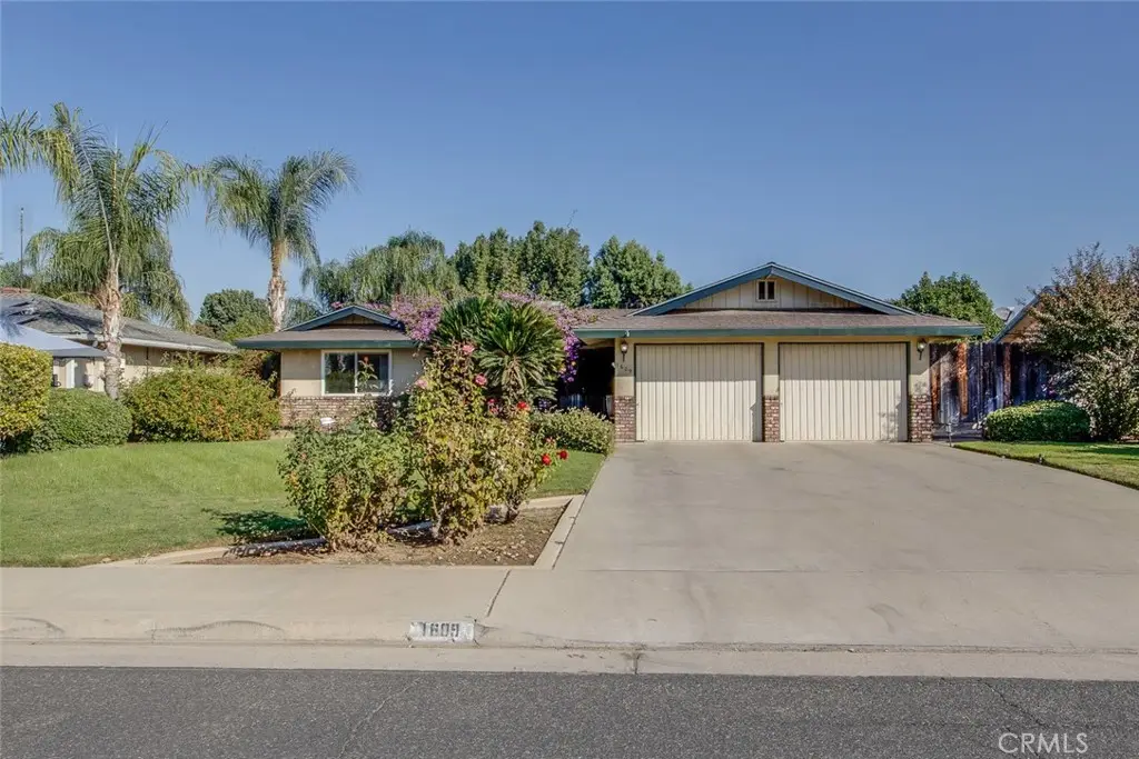 1609 E Bolinger, Dinuba, CA 93618 - Image #1