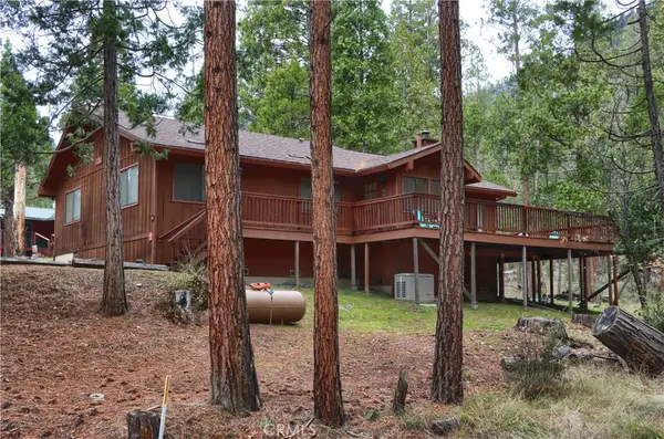 8041 Chilnualna Falls, Wawona, CA 95389