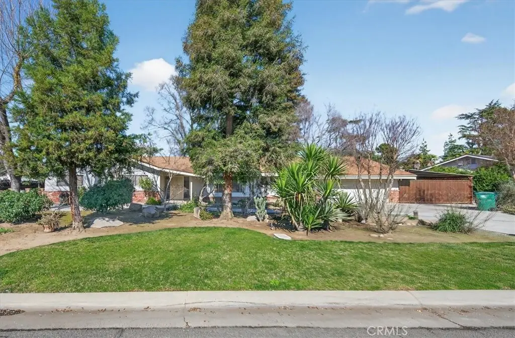 5867 E Club View, Fresno, CA 93727 - #1