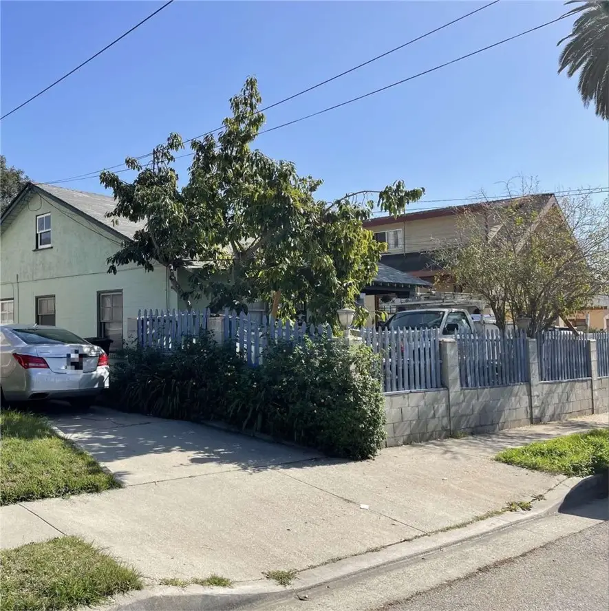 2104 Marengo Avenue, Altadena, CA 91001 - Image #2