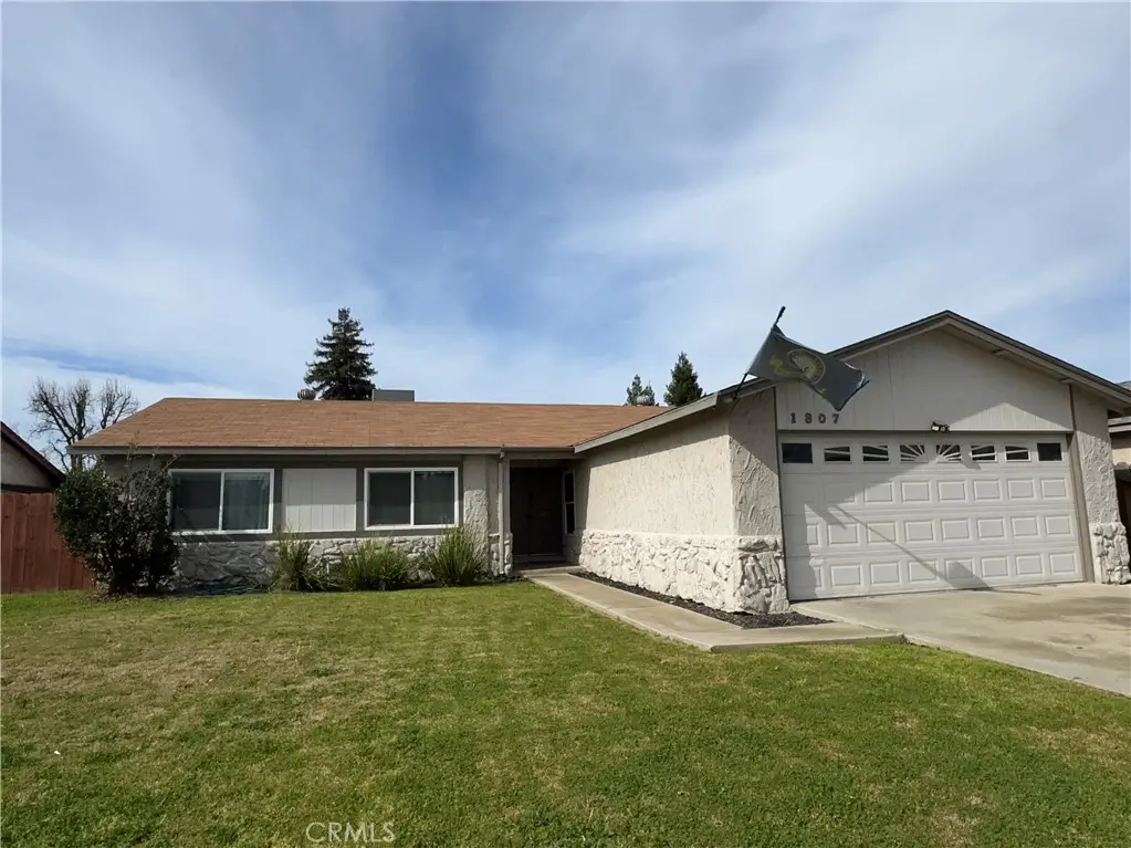 1807 S Kent, Visalia, CA 93277 - #1