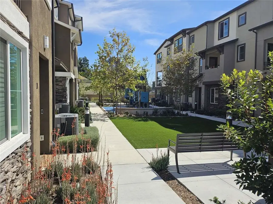 11737 Florence Avenue #6, Santa Fe Springs, CA 90670 - #3