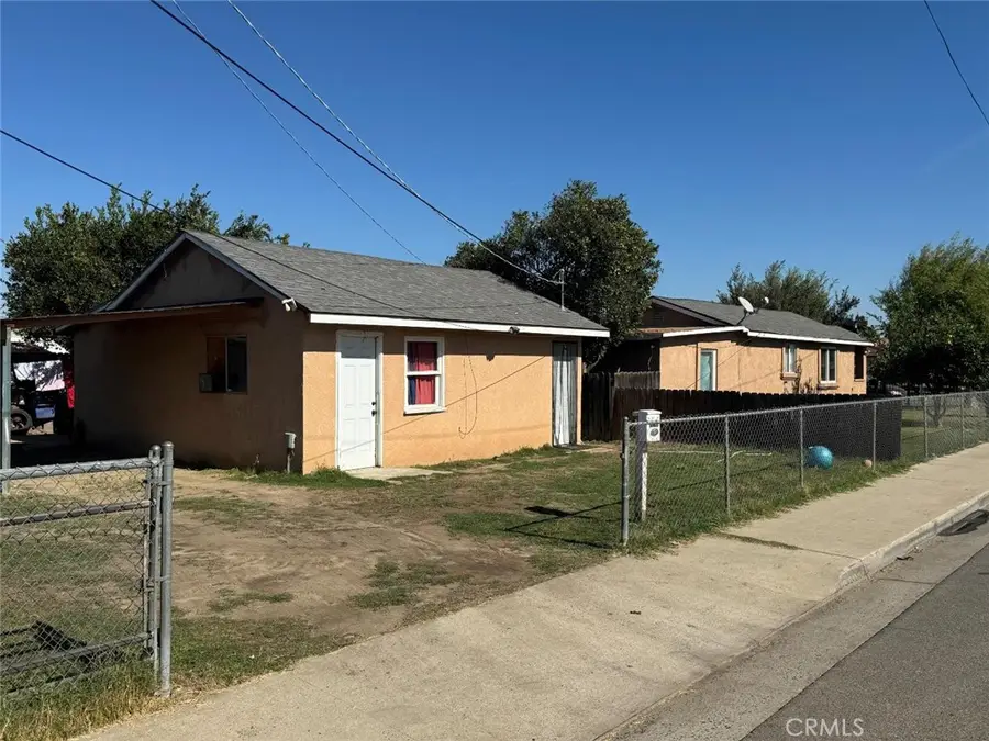 687 S 8th, Kerman, CA 93630 - #2
