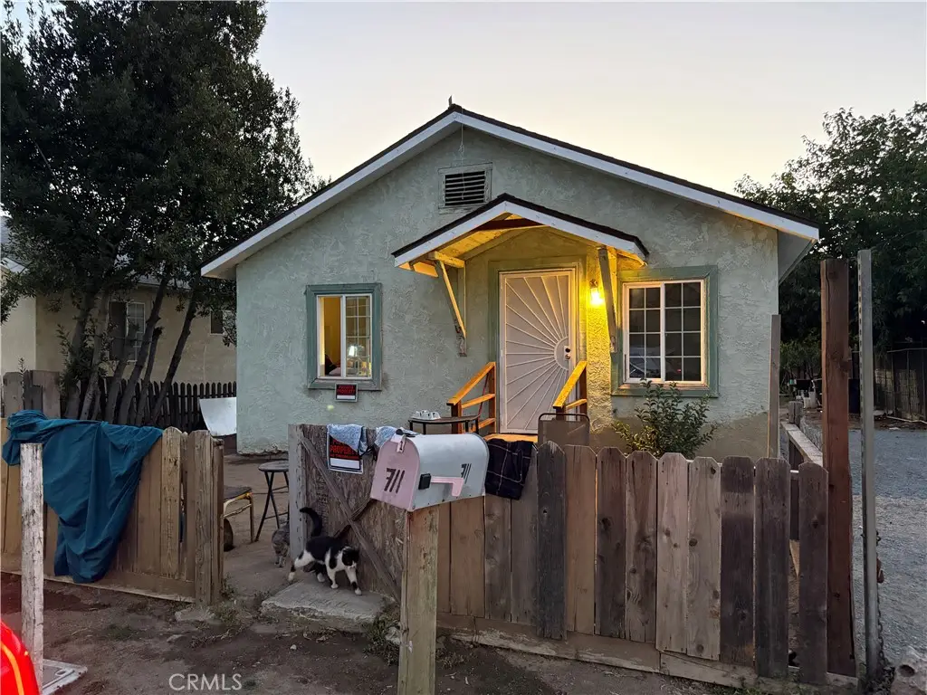 711 Washington Avenue, Madera, CA 93638 - #1