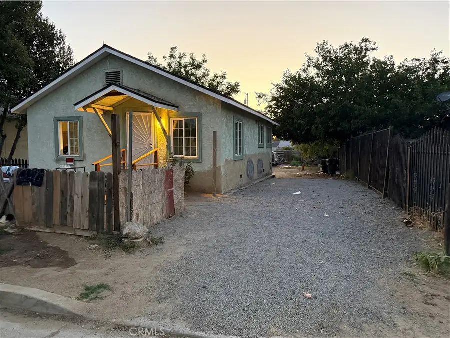 711 Washington Avenue, Madera, CA 93638 - #3