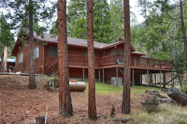 8041 Chilnualna Falls, Wawona, CA 95389