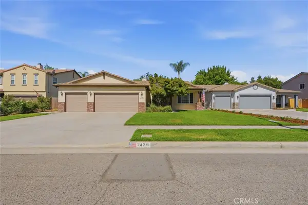 2429 N Oak Grove Court, Visalia, CA 93291