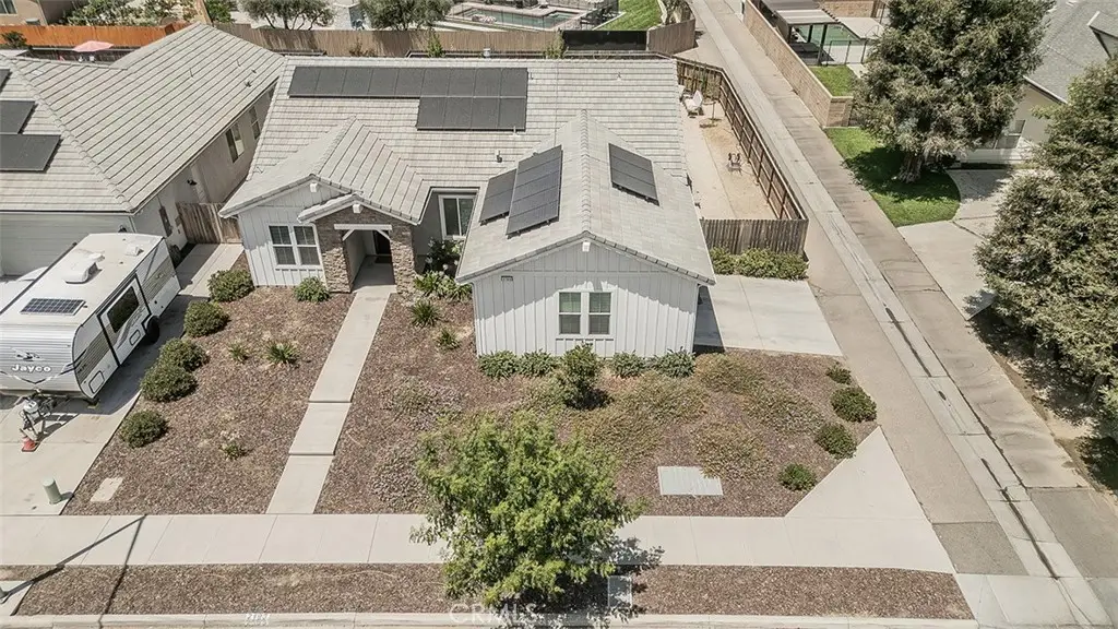 2193 E Kamm, Kingsburg, CA 93631 - #1