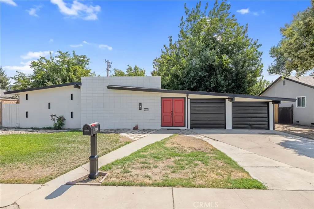 2214 S Locust, Visalia, CA 93277 - #1