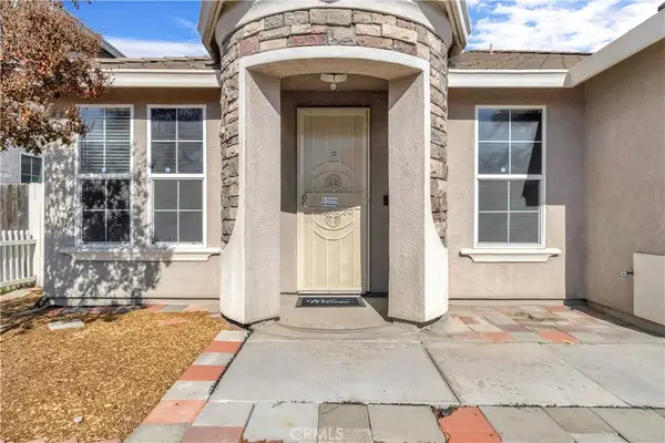 1049 Stanford Avenue, Madera, CA 93637