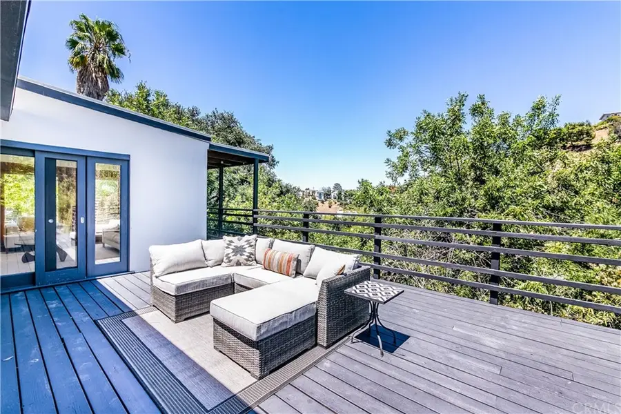 3375 Coldwater Canyon Avenue, Studio City, CA 91604 - Image #2