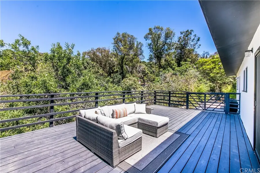 3375 Coldwater Canyon Avenue, Studio City, CA 91604 - Image #3