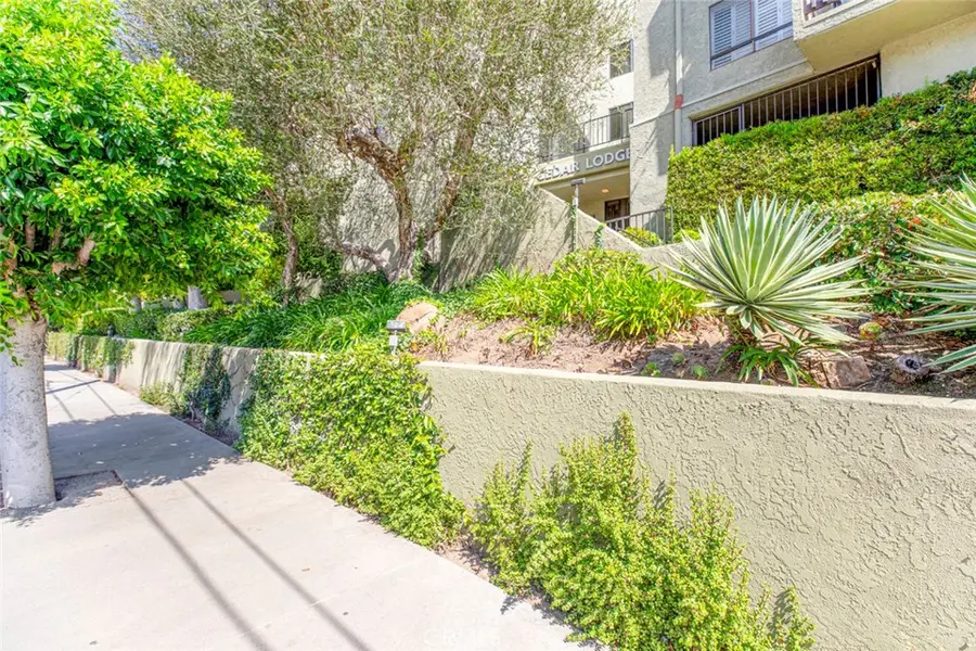 2018 Griffith Park Boulevard #109, Los Angeles, CA 90039 - #3