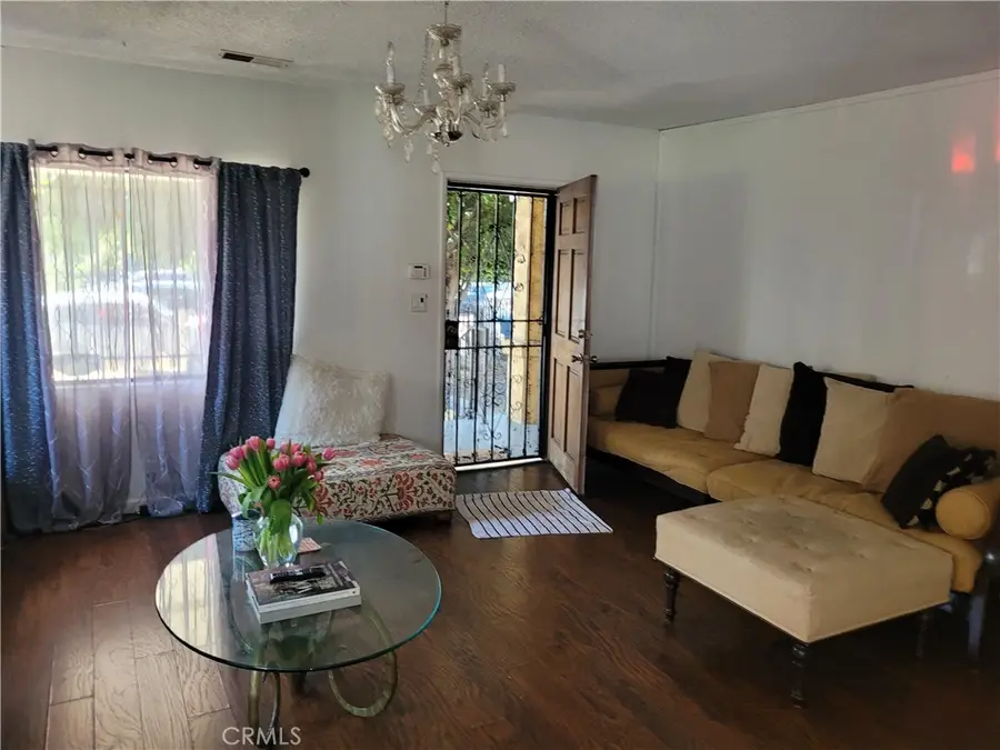 4528 Arlington Avenue, Los Angeles, CA 90043 - #3