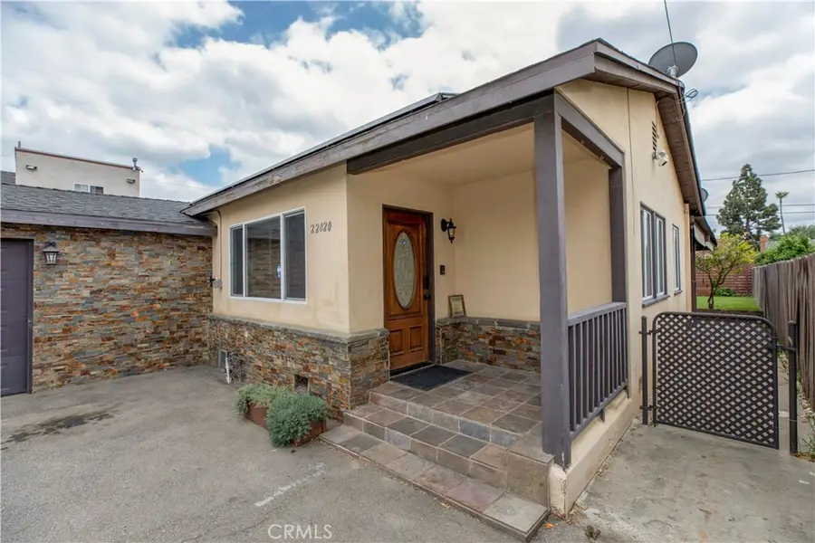 22020 Saticoy Street, Canoga Park, CA 91303 - Image #2