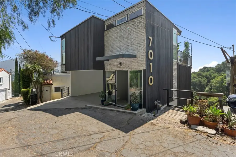 7010 Loyal Trail, Los Angeles, CA 90068 - Image #2