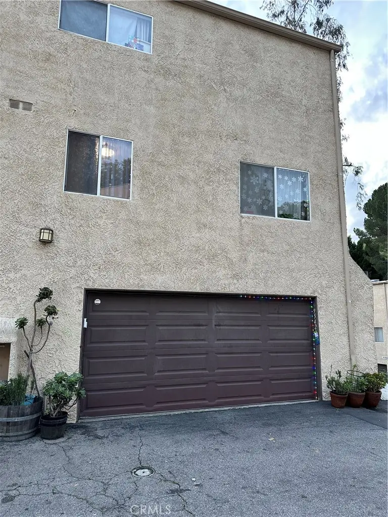9542 Via Venezia, Burbank, CA 91504 - #1